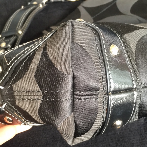 Coach Shoulder Bag - Picture 3 of 15